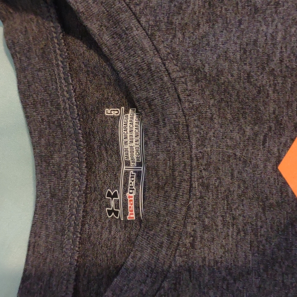 Under Armour Youth Size 5 - Picture 2 of 3